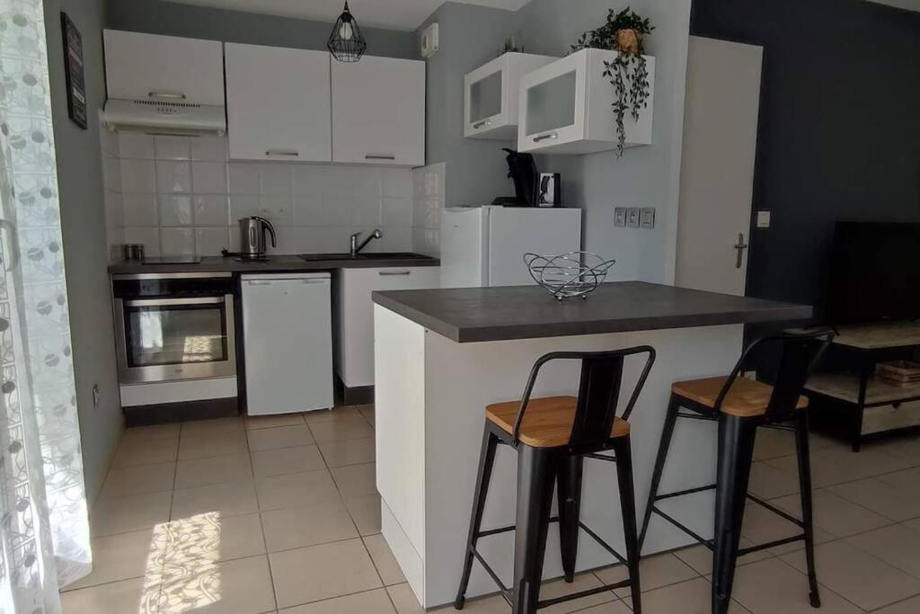 Superbe Appartement En Residence Avec Piscine. Albertville Kültér fotó